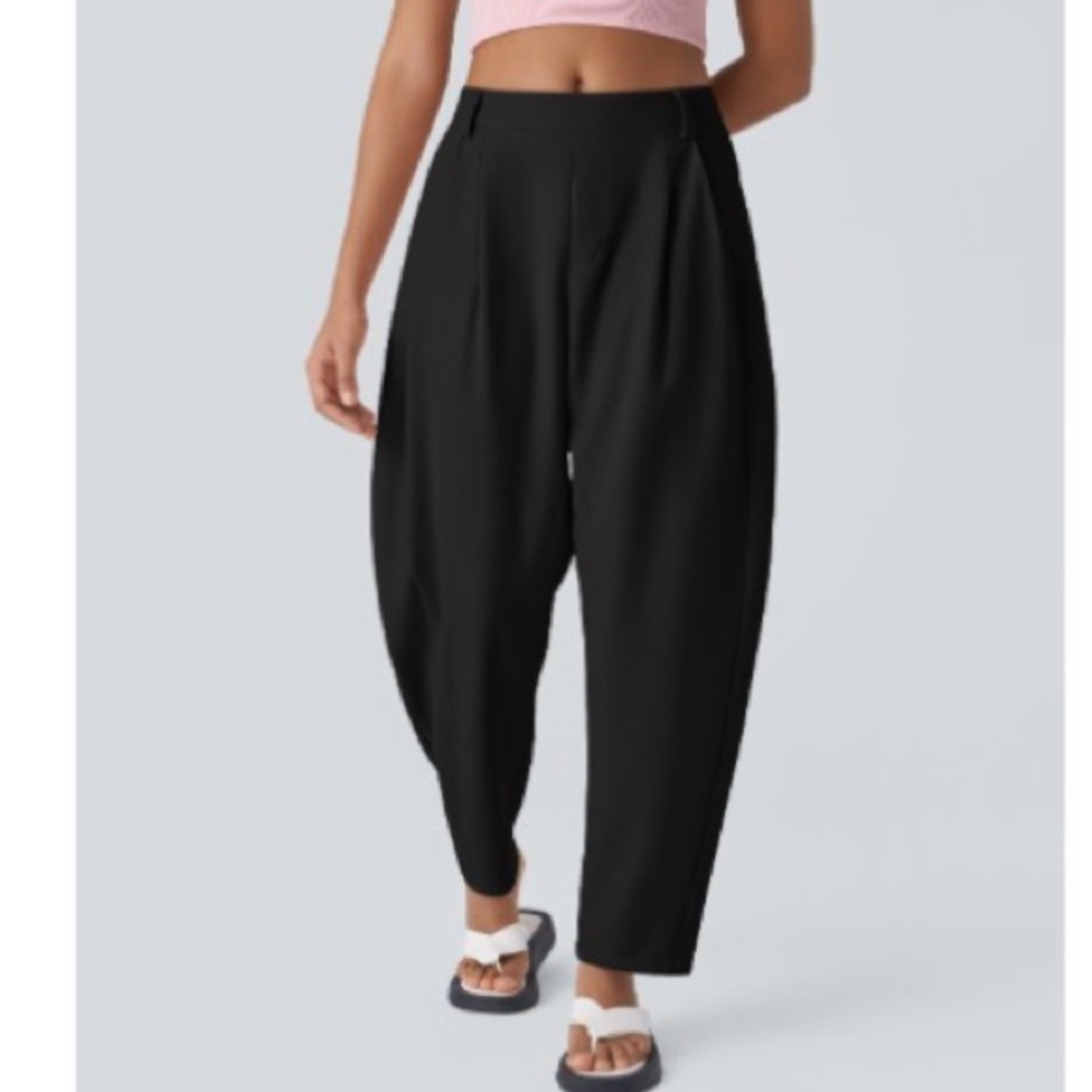 Halara Flex Mid rise Pocket Barrel Leg Work Pants. Size S